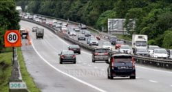 Kenderaan yang menggunakan Lebuh Raya Utara-Selatan (PLUS) menghala ke Utara sesak dan bergerak perlahan ketika tinjauan.Foto: Bernama.